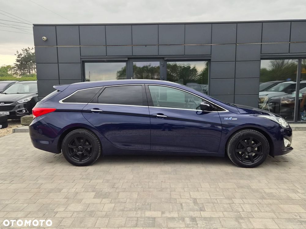 Hyundai i40 Kombi blue 1.6 Family - 3