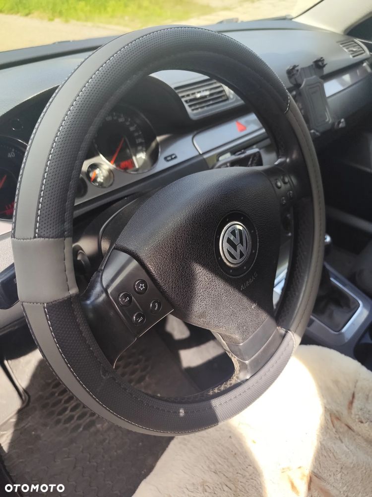 Volkswagen Passat 1.9 TDI Individual - 6