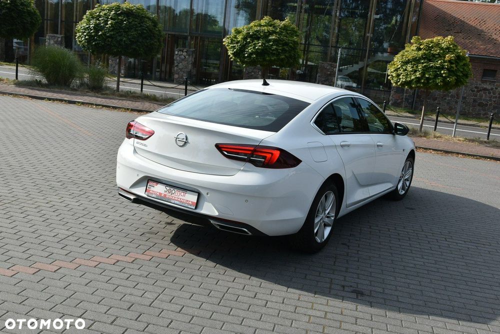 Opel Insignia - 22