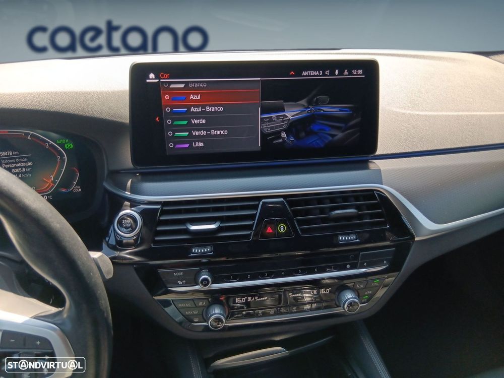 BMW 520 d Pack Desportivo M Auto - 25