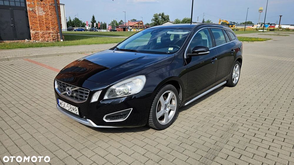 Volvo V60 2.0T R-Design - 2