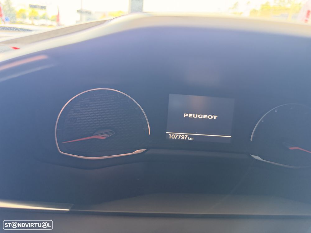 Peugeot 2008 BlueHDi 100 STOP & START Active - 14