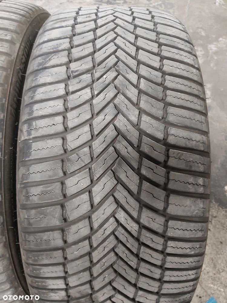 225/40R19 Dwie używane opony całoroczne Bridgestone - 2