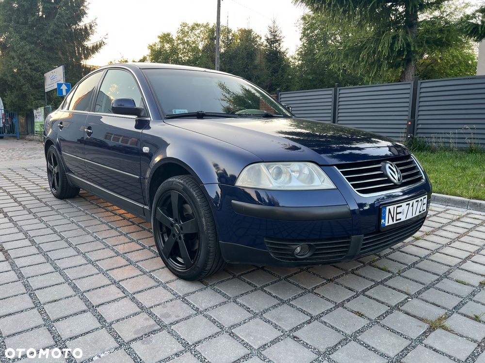 Volkswagen Passat - 1