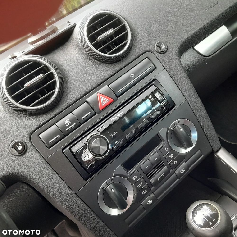 Audi A3 3-drzwiowe 1.6 Ambiente - 9