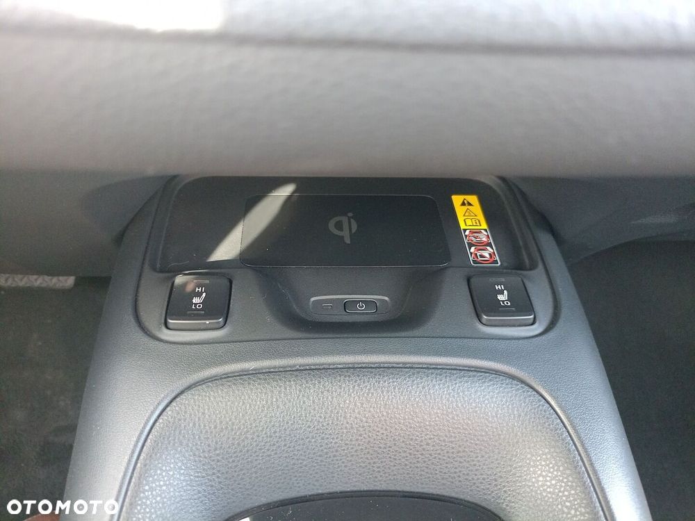 Toyota Corolla 1.8 Hybrid Comfort - 22