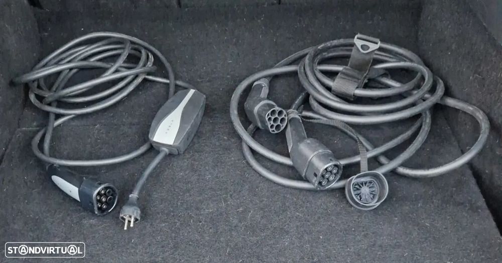 Tesla Model Y Long Range Dual Motor AWD - 6