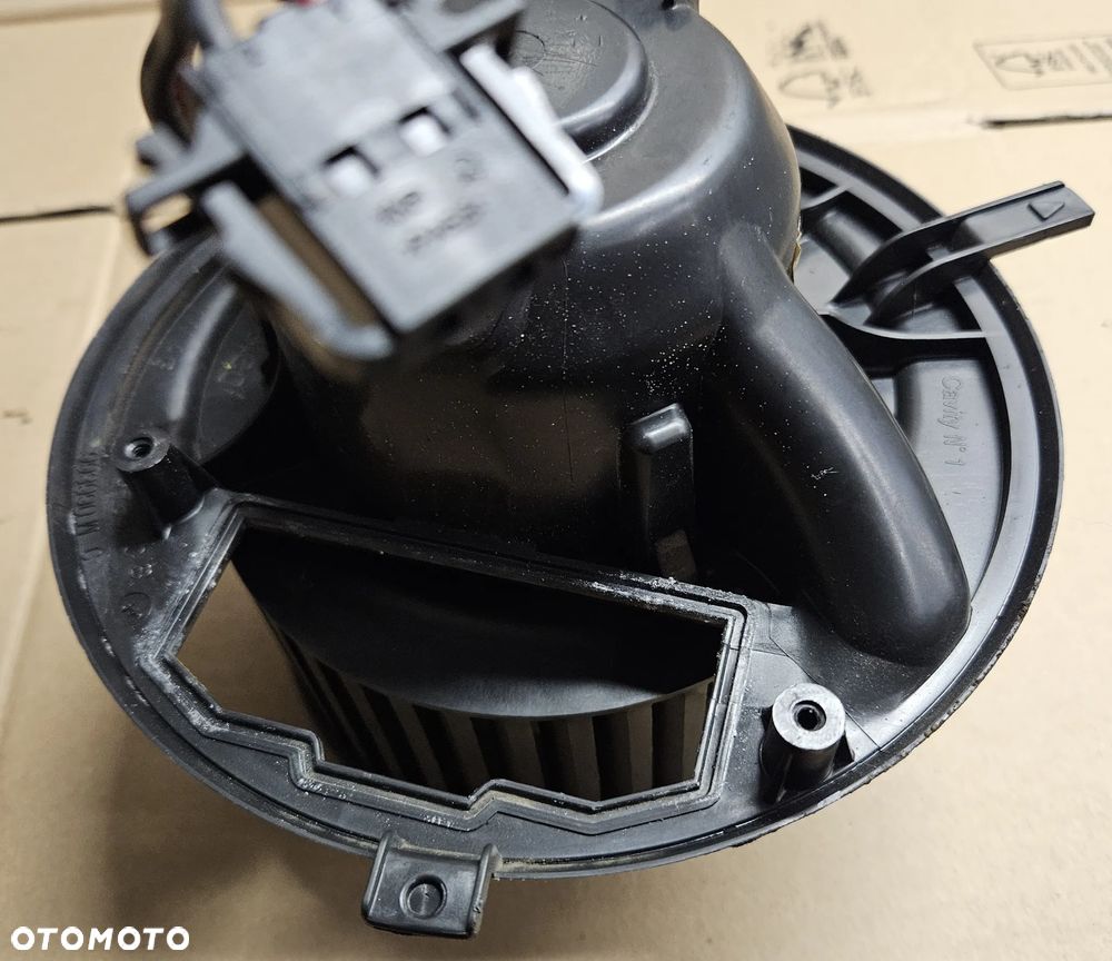 VW Touran I Passat B6 Golf 5 Jetta wentylator dmuchawy nawiewu silniczek   3C0907521B - 2