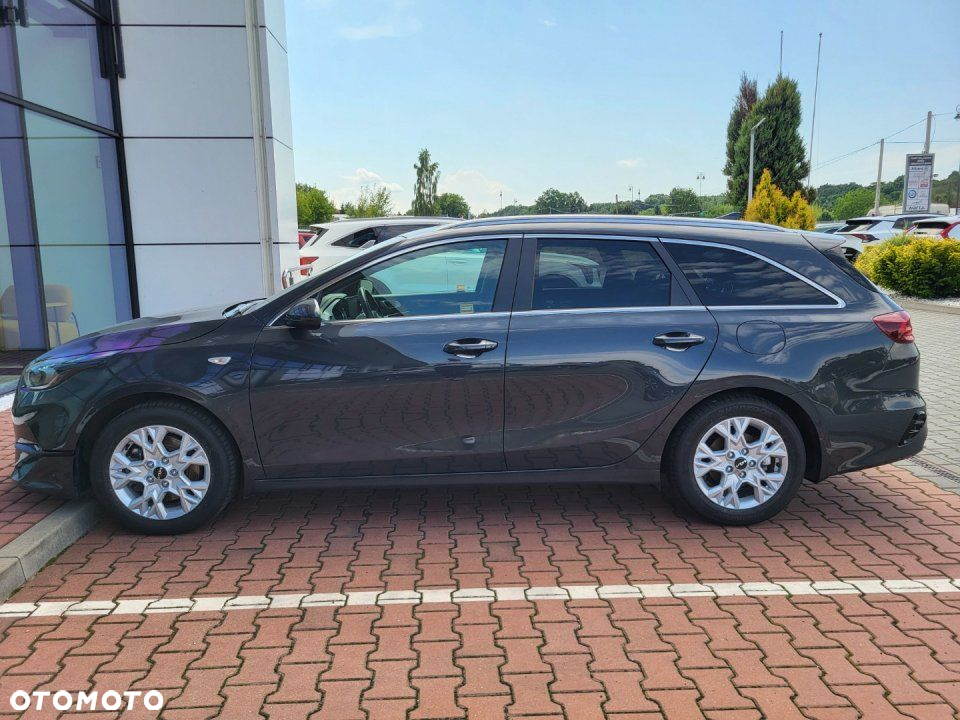 Kia Ceed - 8