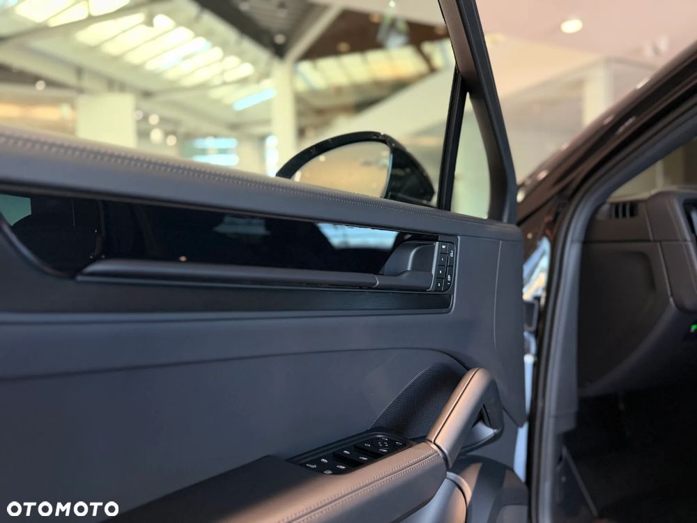 Porsche Cayenne E-Hybrid PHEV Black Edition - 16