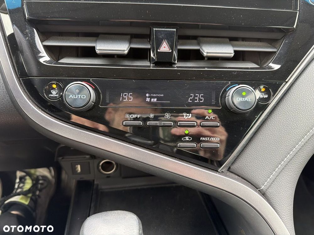 Toyota Camry 2.5 Hybrid Prestige CVT - 17