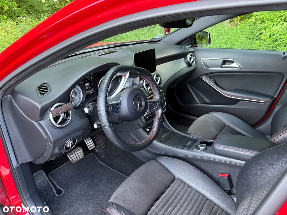Mercedes-Benz GLA 250 4-Matic AMG Line - 6