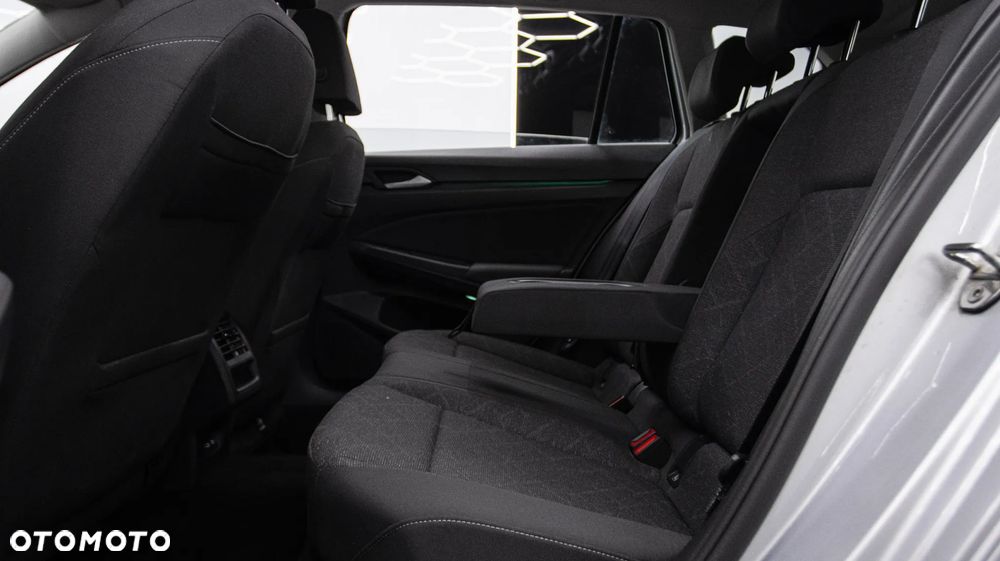 Volkswagen Golf 1.5 eTSI Life DSG - 15