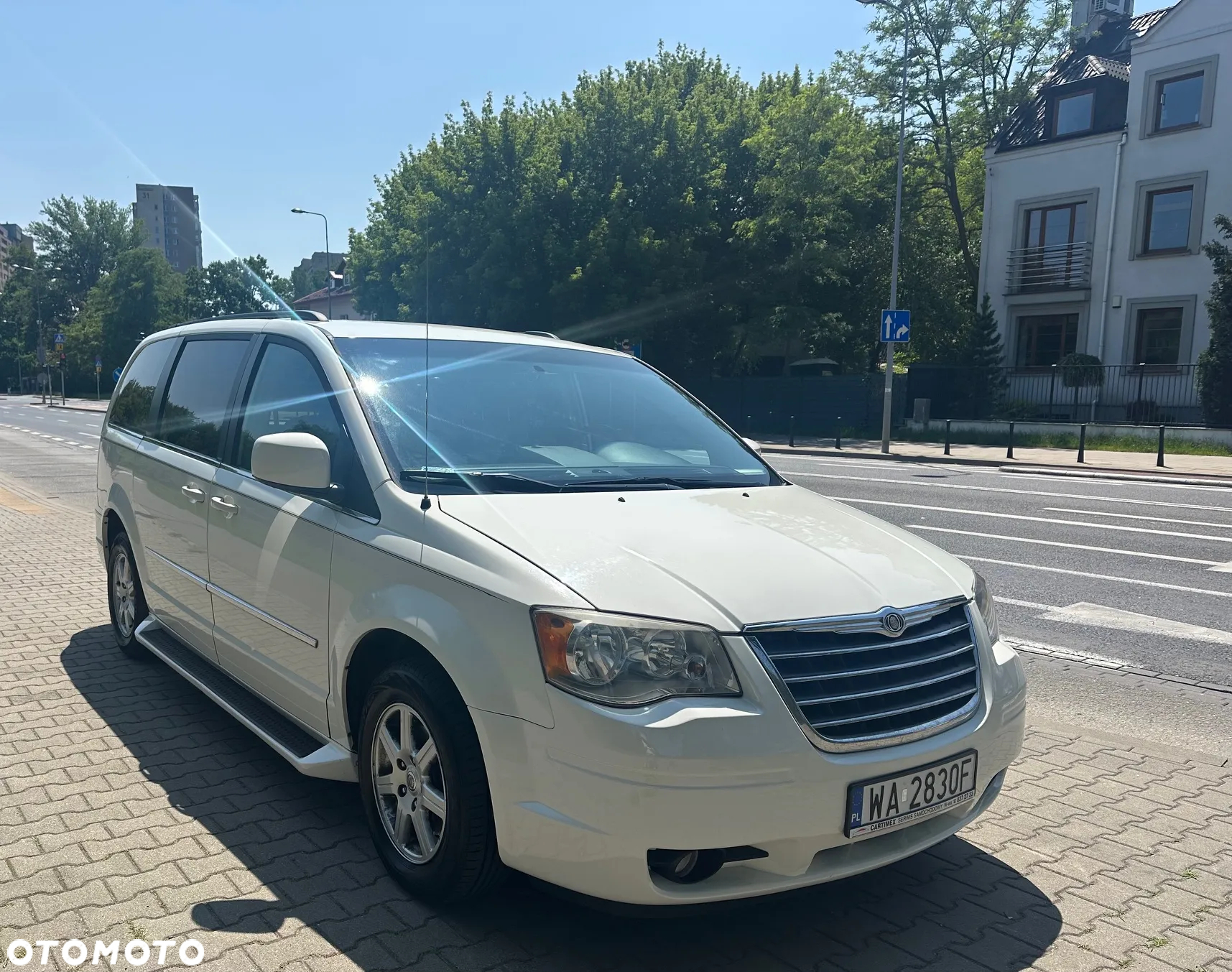 Chrysler Town & Country - 23