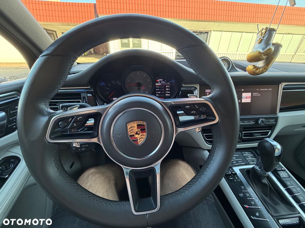 Porsche Macan - 10