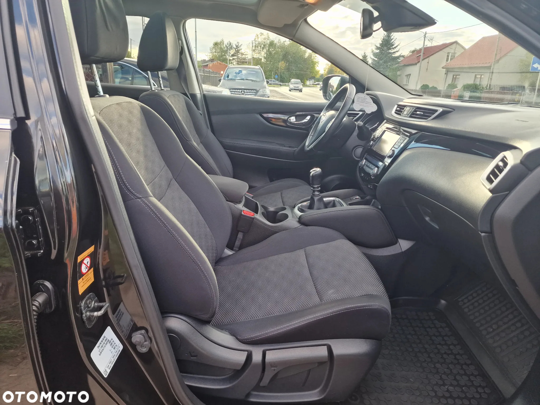 Nissan Qashqai 1.6 DIG-T N-Connecta - 12