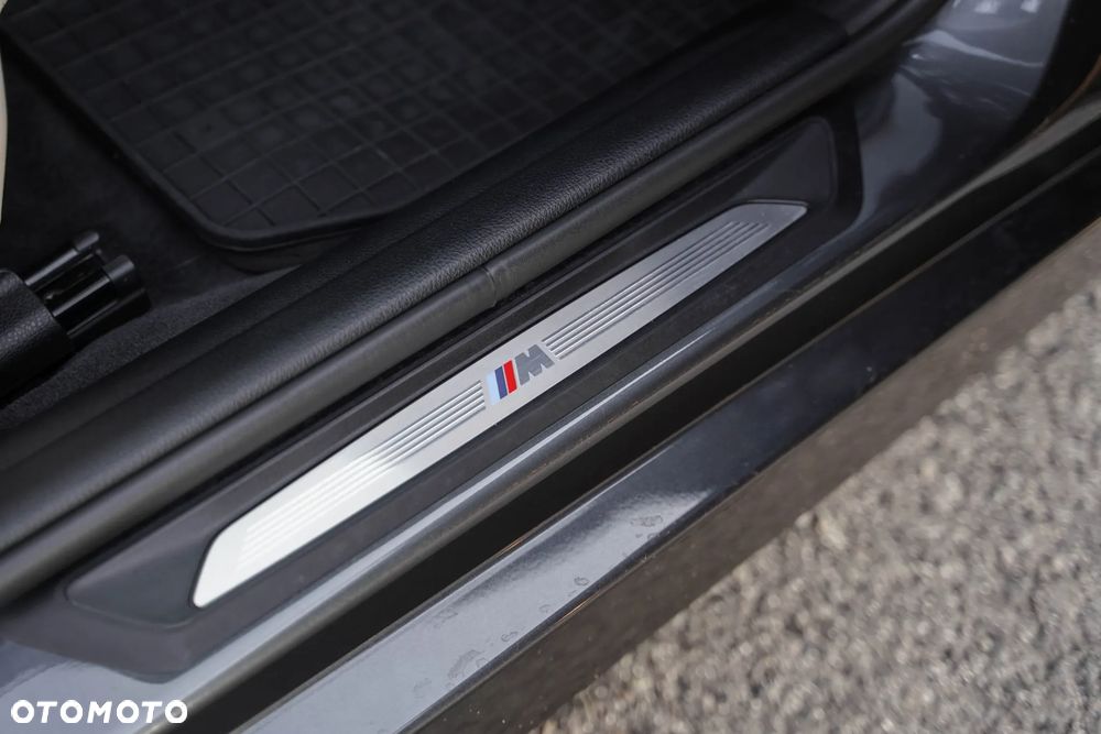 BMW Seria 3 335i Sport-Aut Sport Line - 28