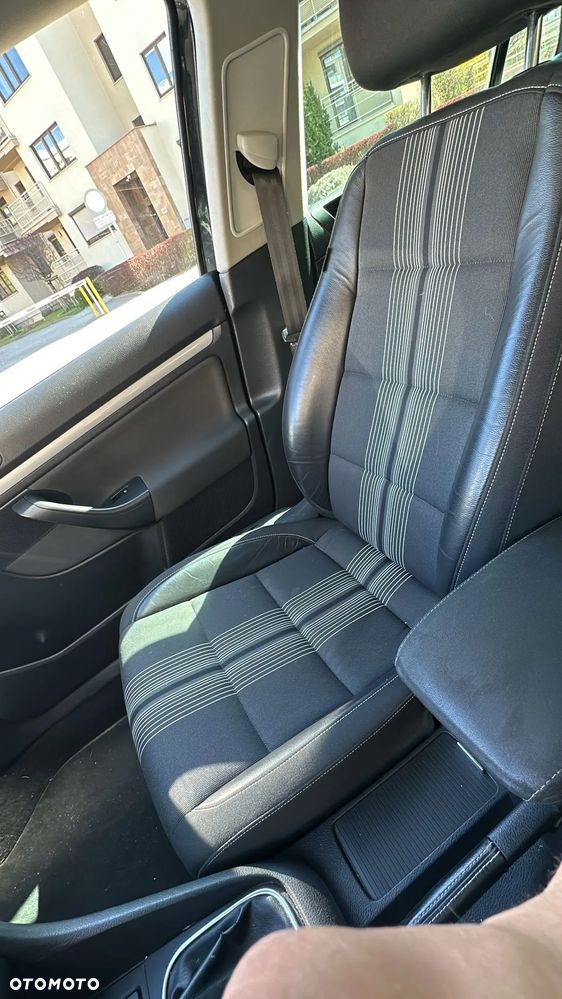 Volkswagen Golf 1.6 TDI DPF BlueMotion Technology MATCH - 12