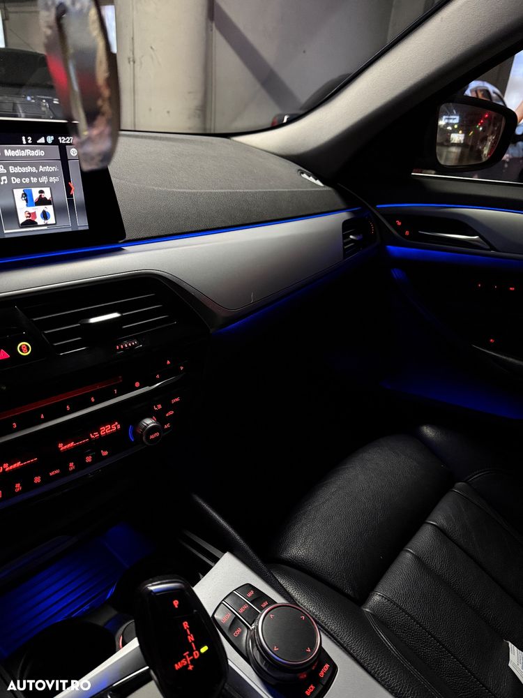 BMW Seria 5 520d Aut. Luxury Line - 28