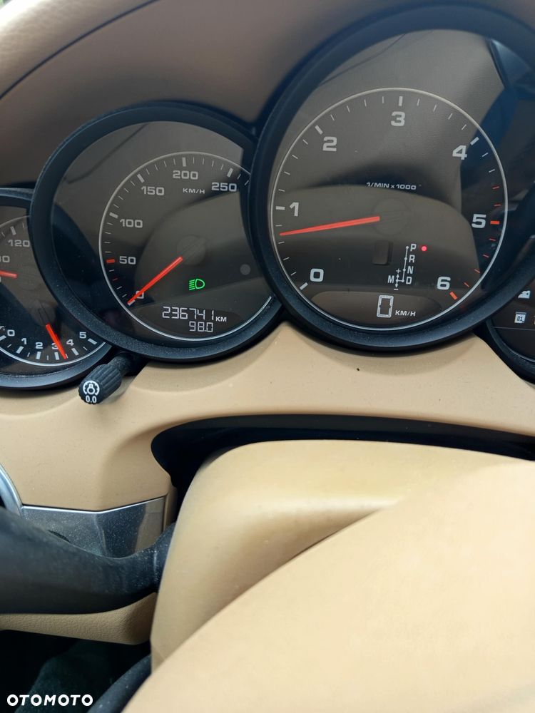 Porsche Cayenne - 6