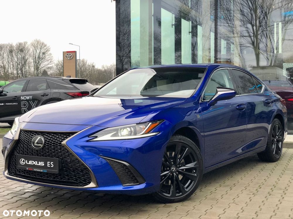 Lexus ES 300h F Sport Design - 11