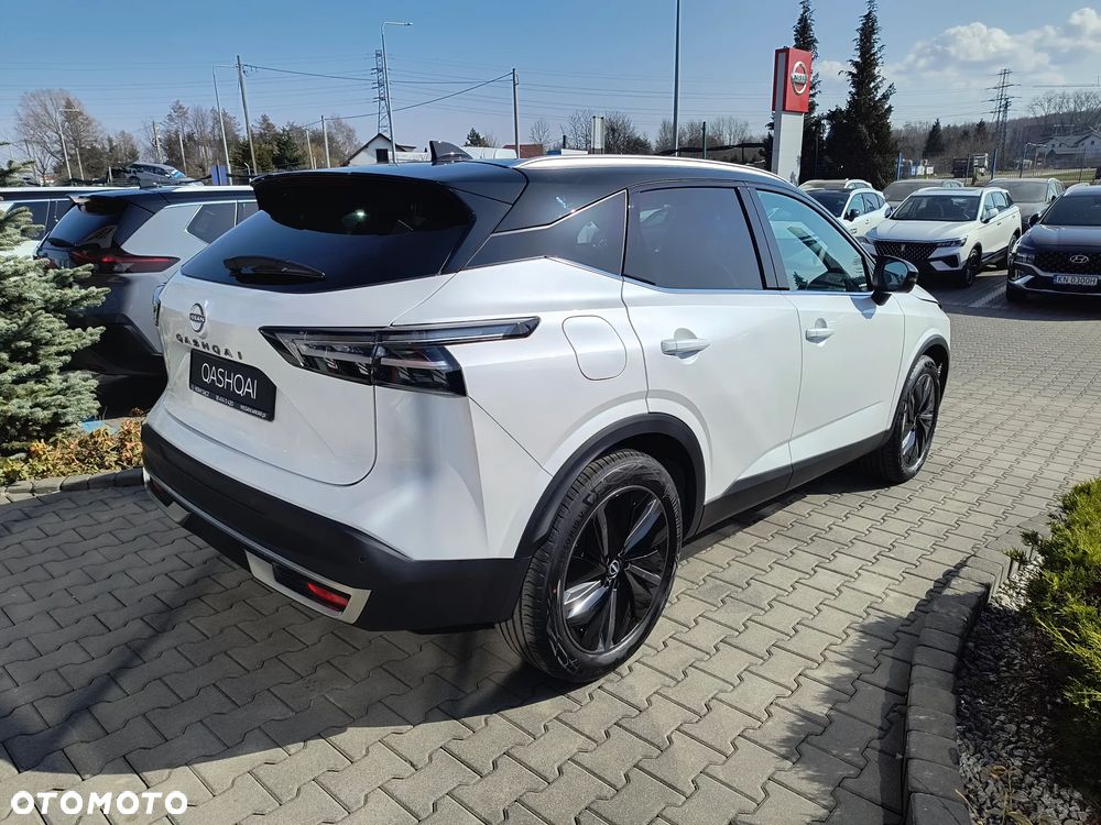 Nissan Qashqai 1.3 DIG-T MHEV 4x4 Tekna Xtronic - 4