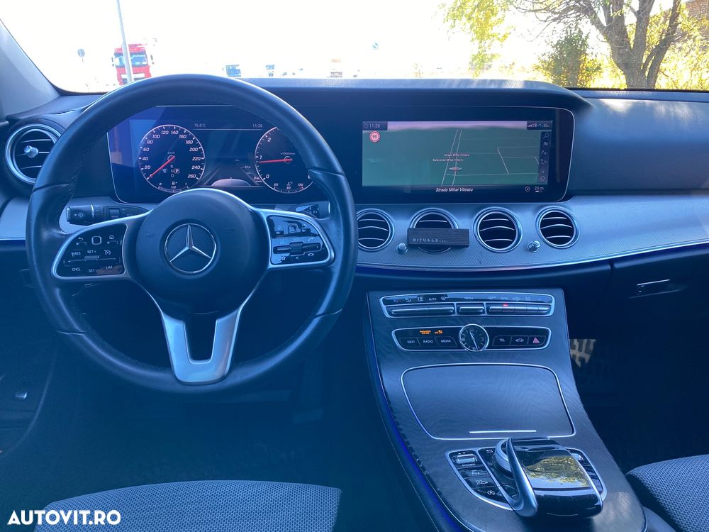 Mercedes-Benz E 220 d T 9G-TRONIC AMG Line - 21