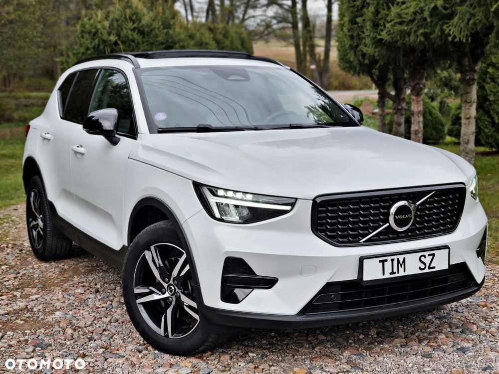 Volvo XC 40 B3 B DKG Plus Black Edition - 4