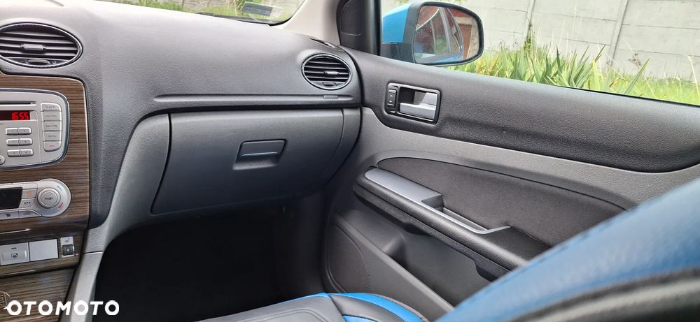 Ford Focus 1.6 Ghia - 14
