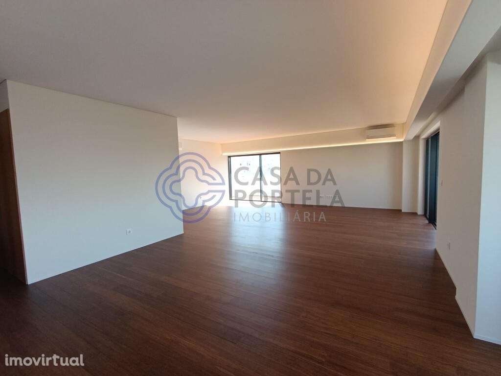 Espaço e Sofisticação- Apartamento T5 no Centro da Trofa - Grande imagem: 3/54