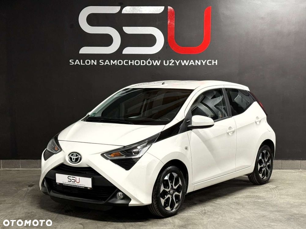 Toyota Aygo x-play connect - 1