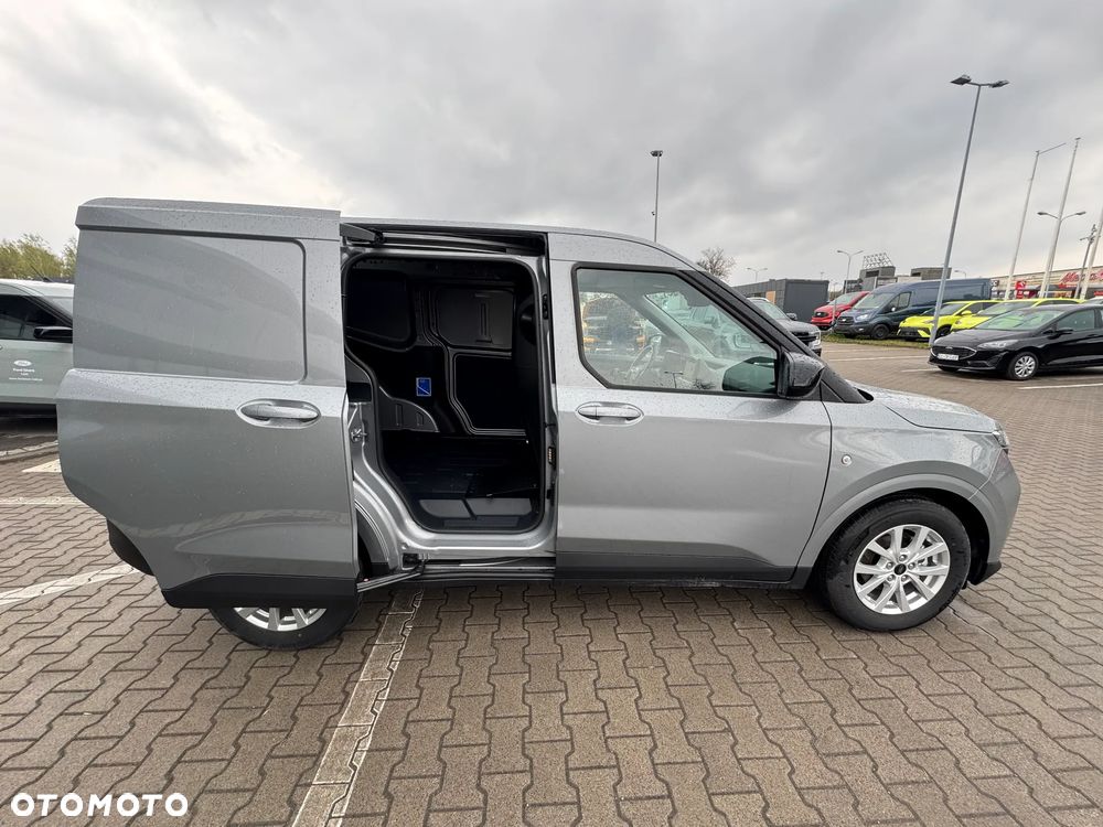 Ford Transit Courier - 14