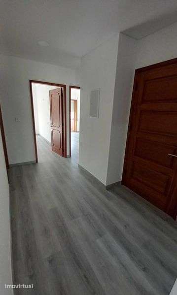 Arrenda-se Apartamento T3 - 2º andar em Espinho - Grande imagem: 3/12