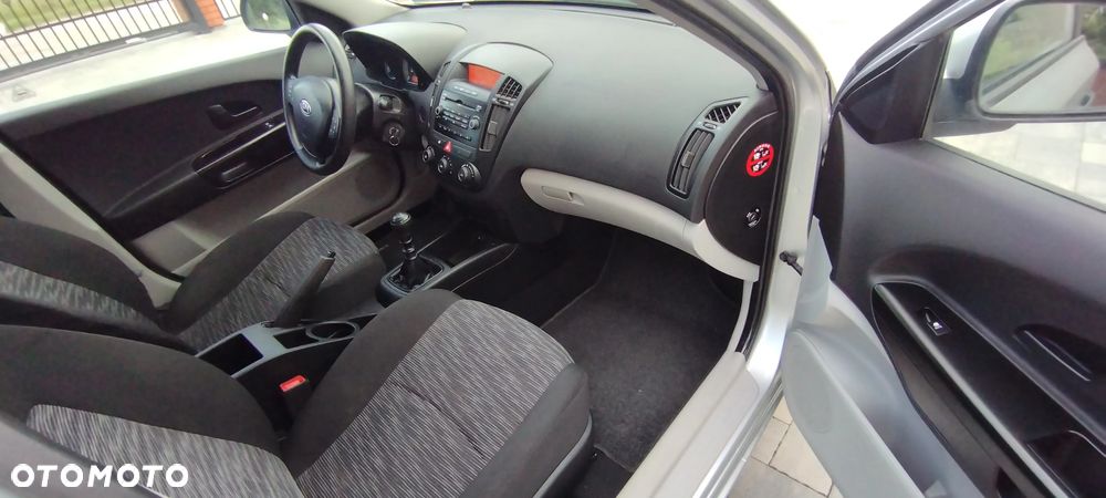 Kia Ceed 1.6 CRDi LX - 12