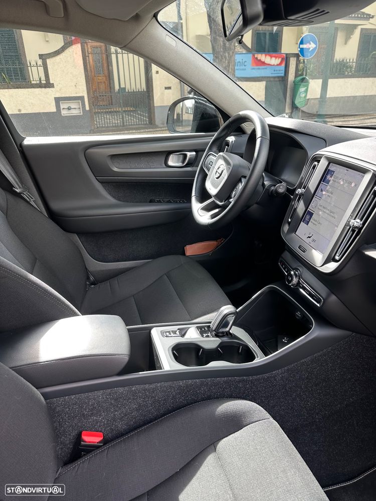 Volvo XC 40 1.5 T3 Momentum Geartronic - 5