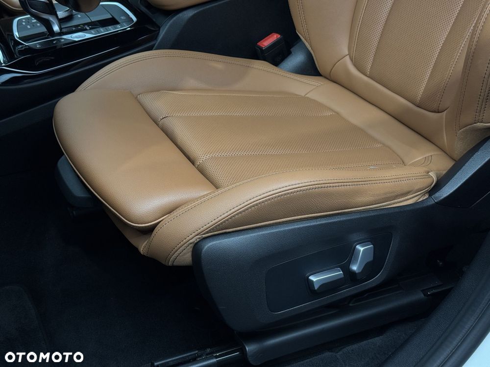 BMW X3 xDrive30e - 13
