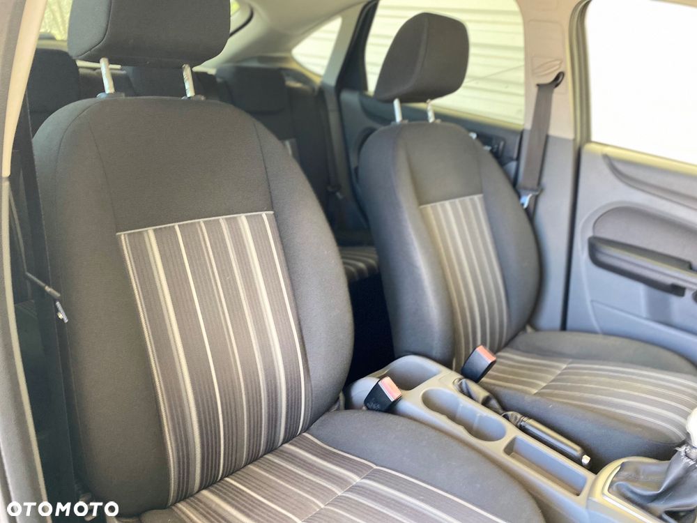 Ford Focus 1.6 Amber X - 13