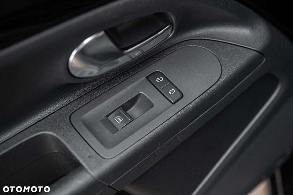 Volkswagen up! black - 16