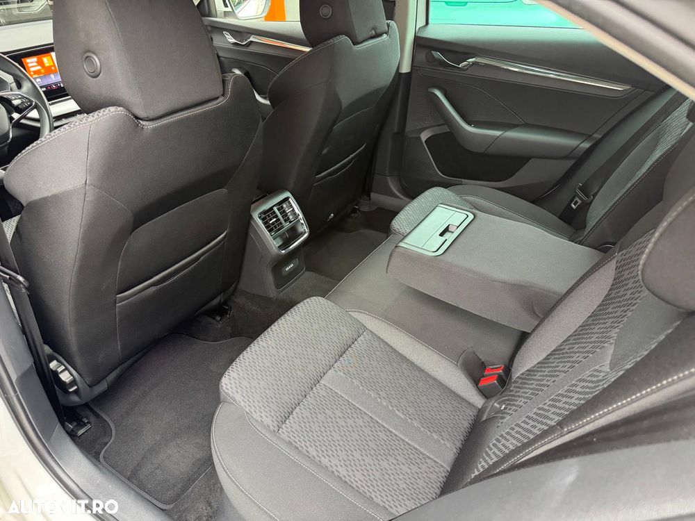 Skoda Octavia 2.0 TDI DSG Style - 17