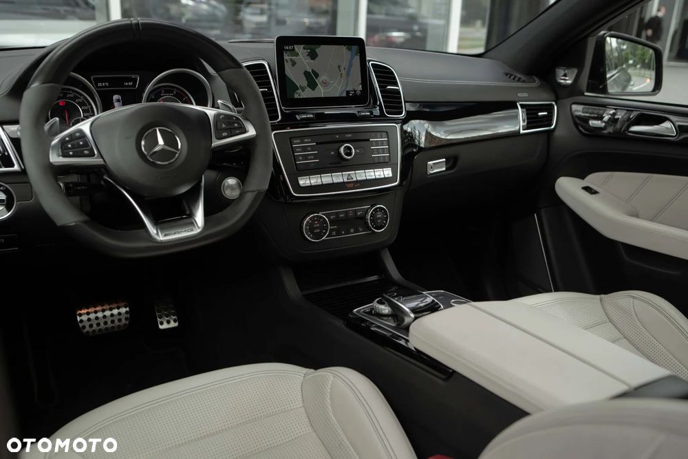 Mercedes-Benz GLE - 31