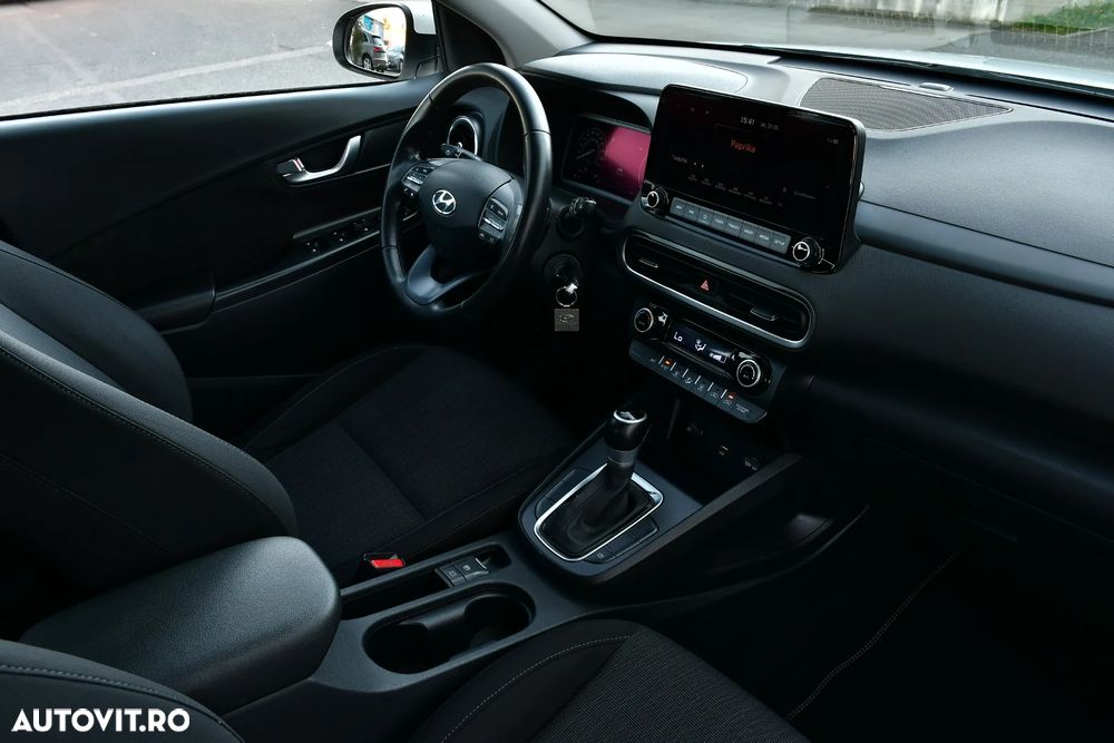 Hyundai KONA - 16