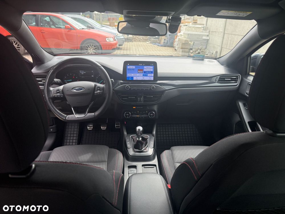Ford Focus 1.0 EcoBoost ST-Line - 12