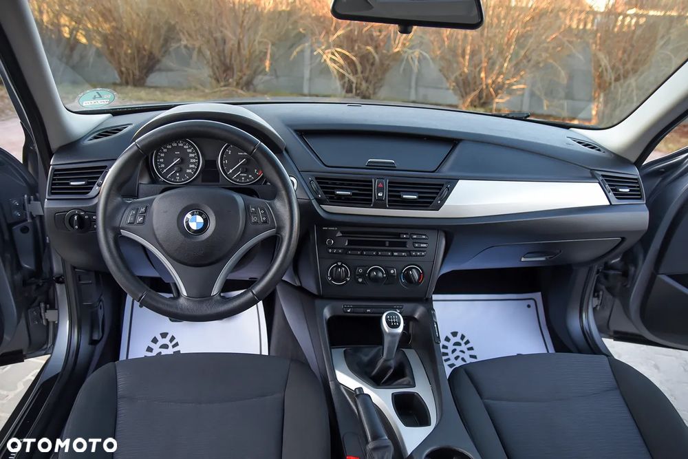 BMW X1 sDrive18i Sport Line - 38