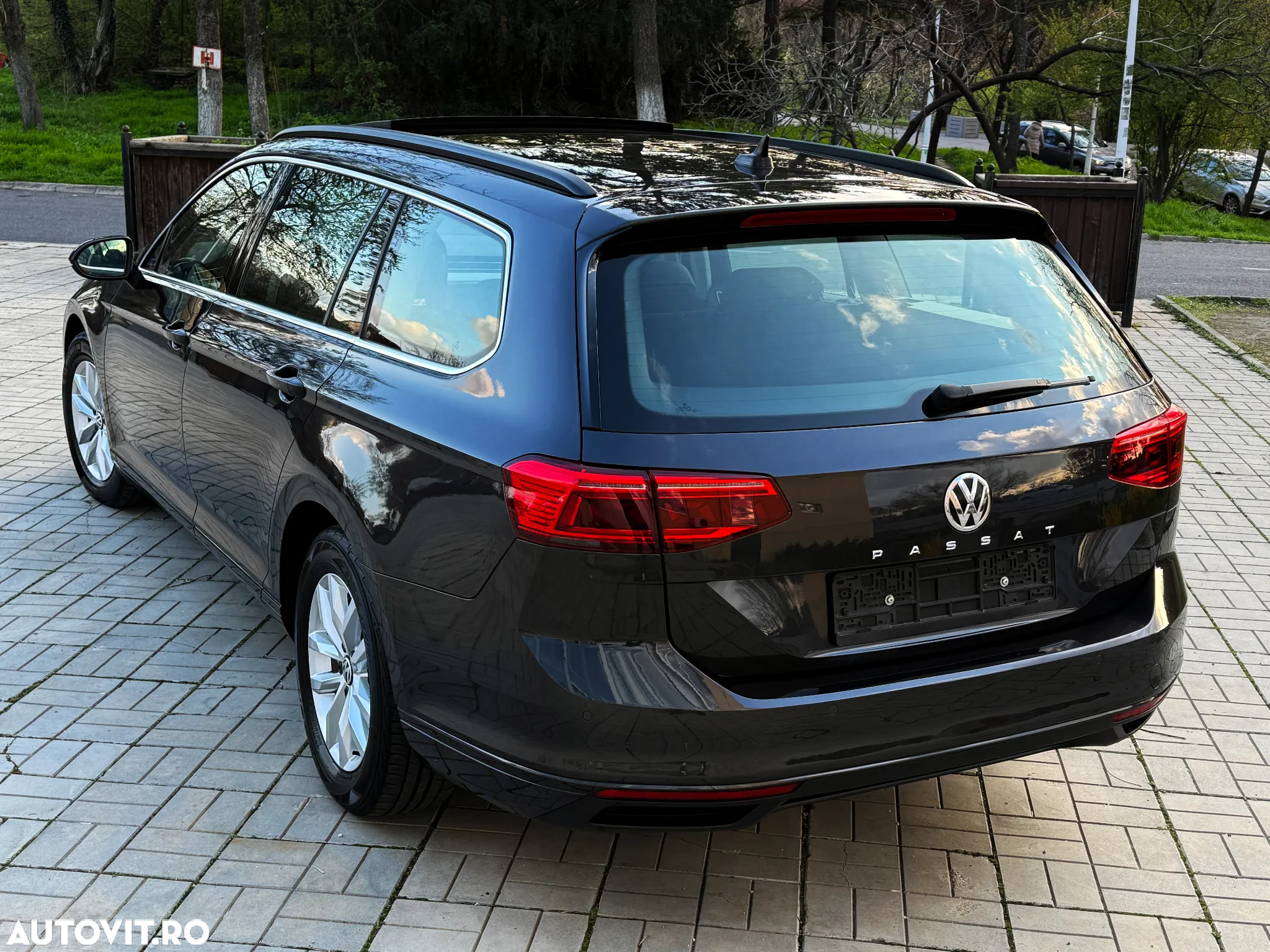 Volkswagen Passat 2.0 TDI SCR Business - 12