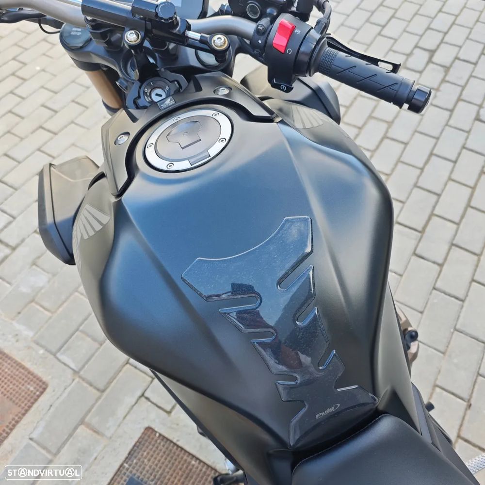 Honda CB 650R - 9