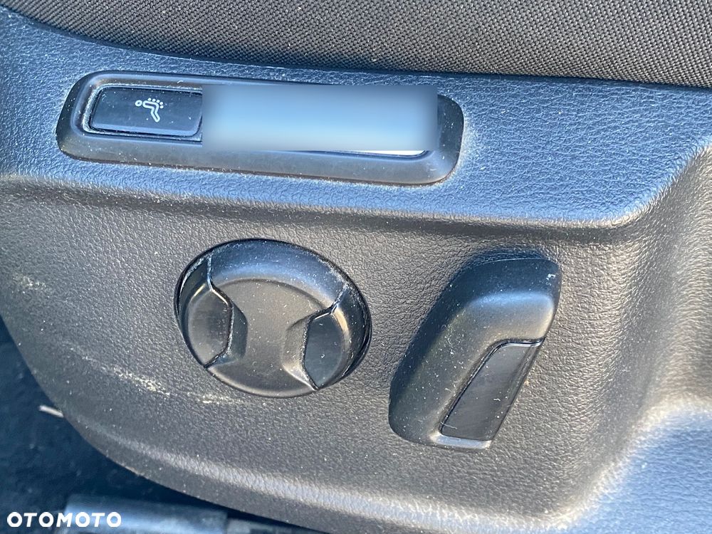 Volkswagen Passat - 25