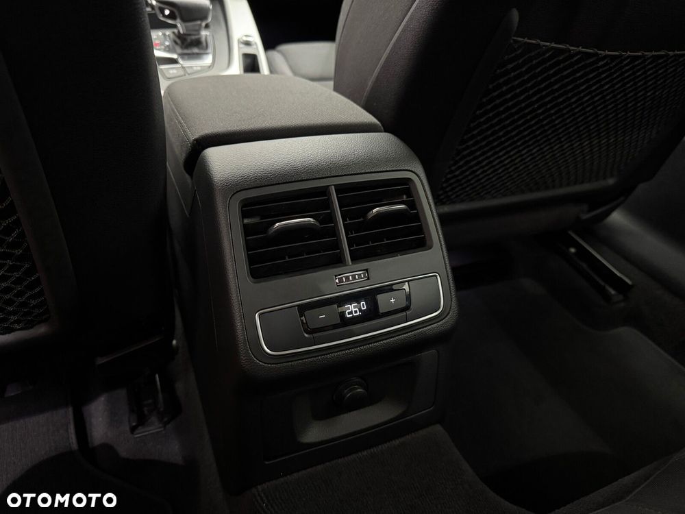 Audi A4 Limousine - 13