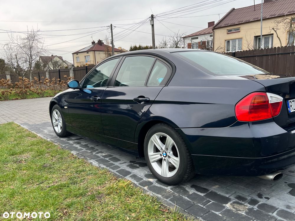 BMW Seria 3 318i - 8