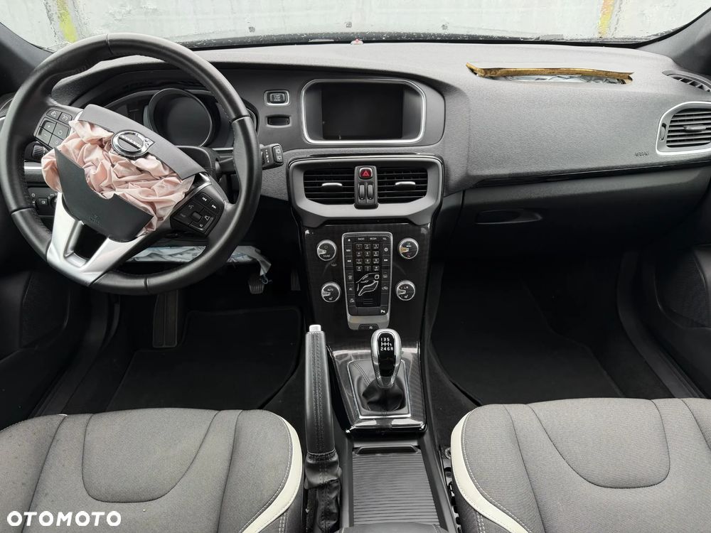 Volvo V40 T2 Momentum - 9