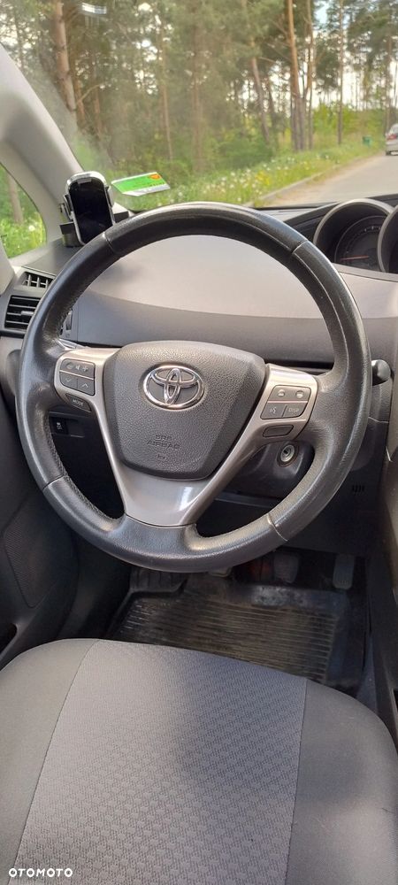 Toyota Verso 1.8 Sol 7os - 25
